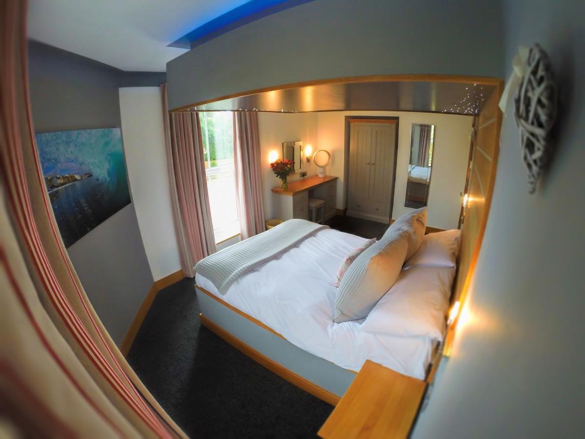 The Oceanic Luxury Aparthotel Falmouth Ngoại thất bức ảnh
