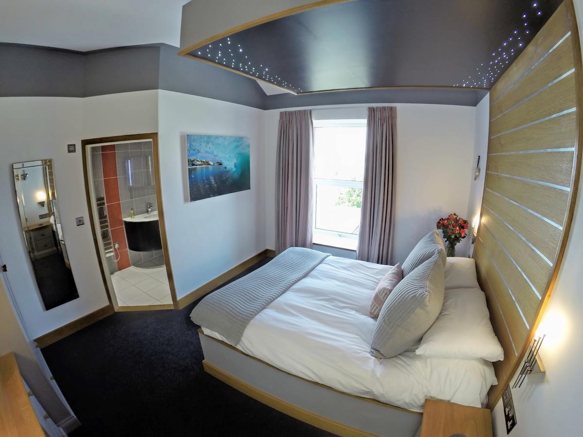 The Oceanic Luxury Aparthotel Falmouth Ngoại thất bức ảnh