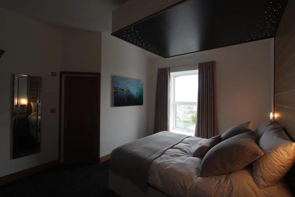 The Oceanic Luxury Aparthotel Falmouth Ngoại thất bức ảnh