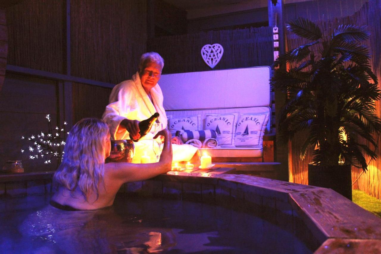 The Oceanic Luxury Aparthotel Falmouth Ngoại thất bức ảnh